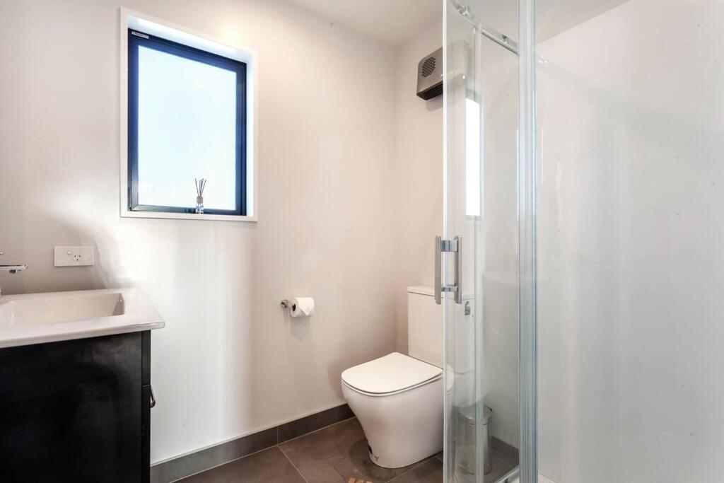 Appartamento Stylish Townhouse With Hot Tub Christchurch Esterno foto